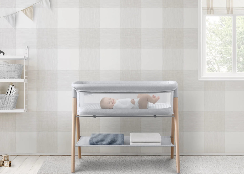 Grey Stripe Bassinet with Breathable Mesh C452983