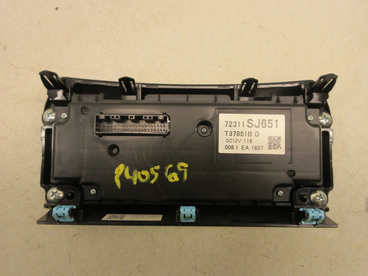 Pre-Owned Subaru Forester Auto Dual AC Heater Climate Temperature Control OEM D668