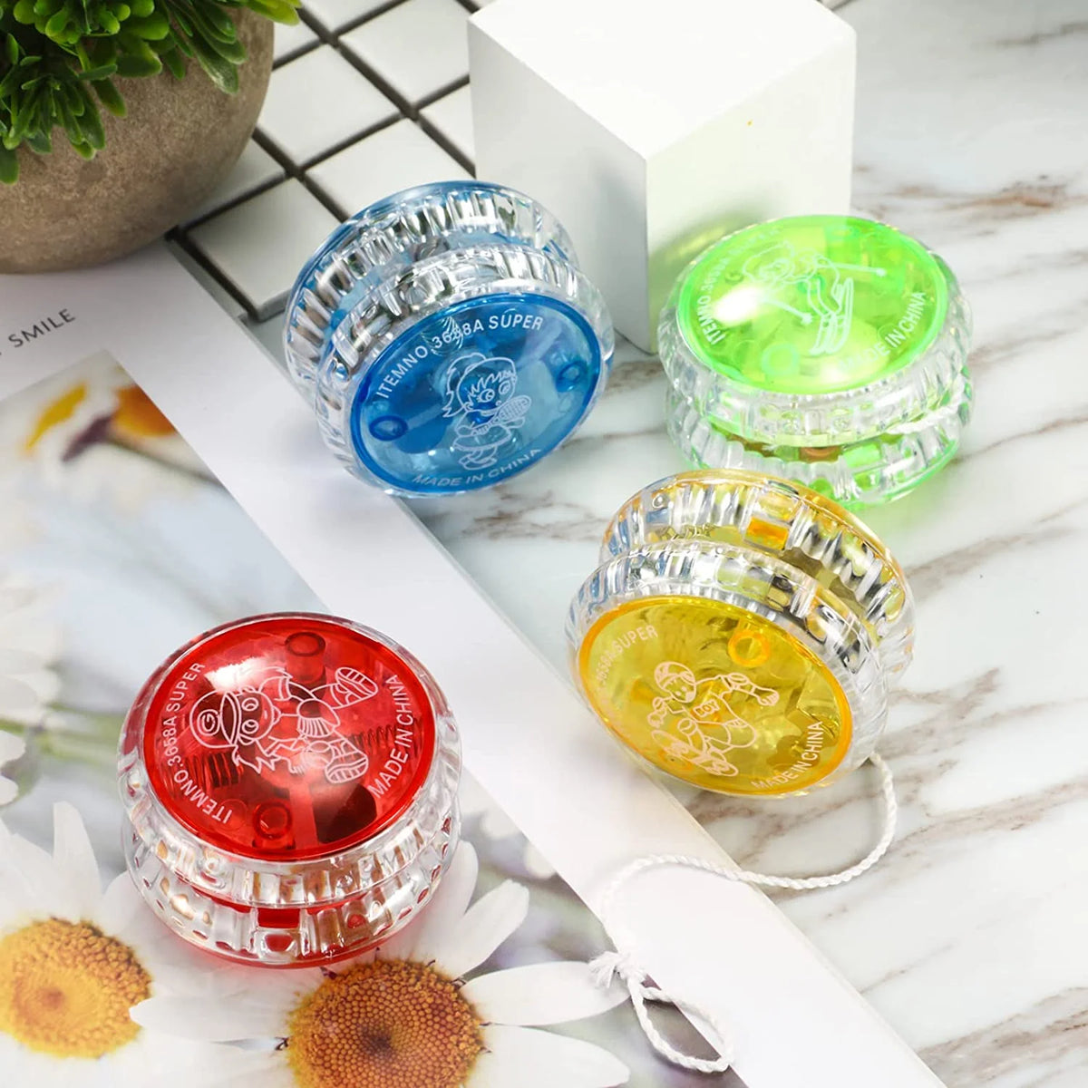 6 Pieces LED Light Plastic Yoyo W818661